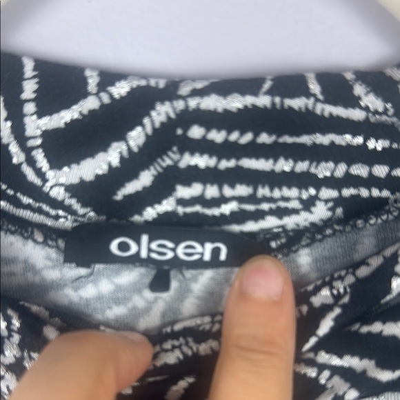 Olsen Hannah Black & White Leaf Patterned Glitter Accents Long Sleeve Top Size L - Picture 3 of 13